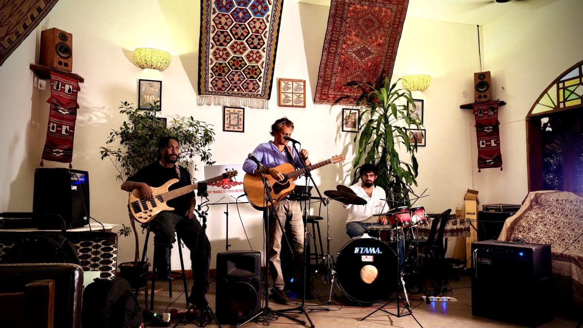 Live trio performance in Pune