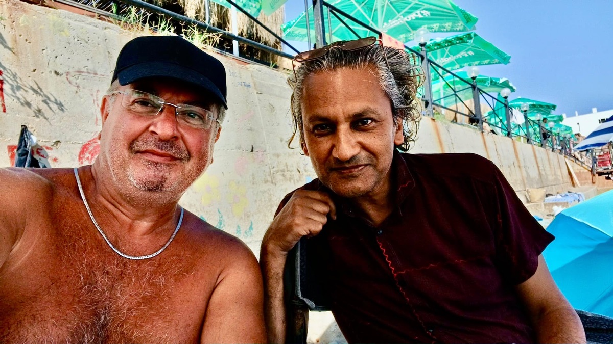 Beach selfie with friend in Erikli