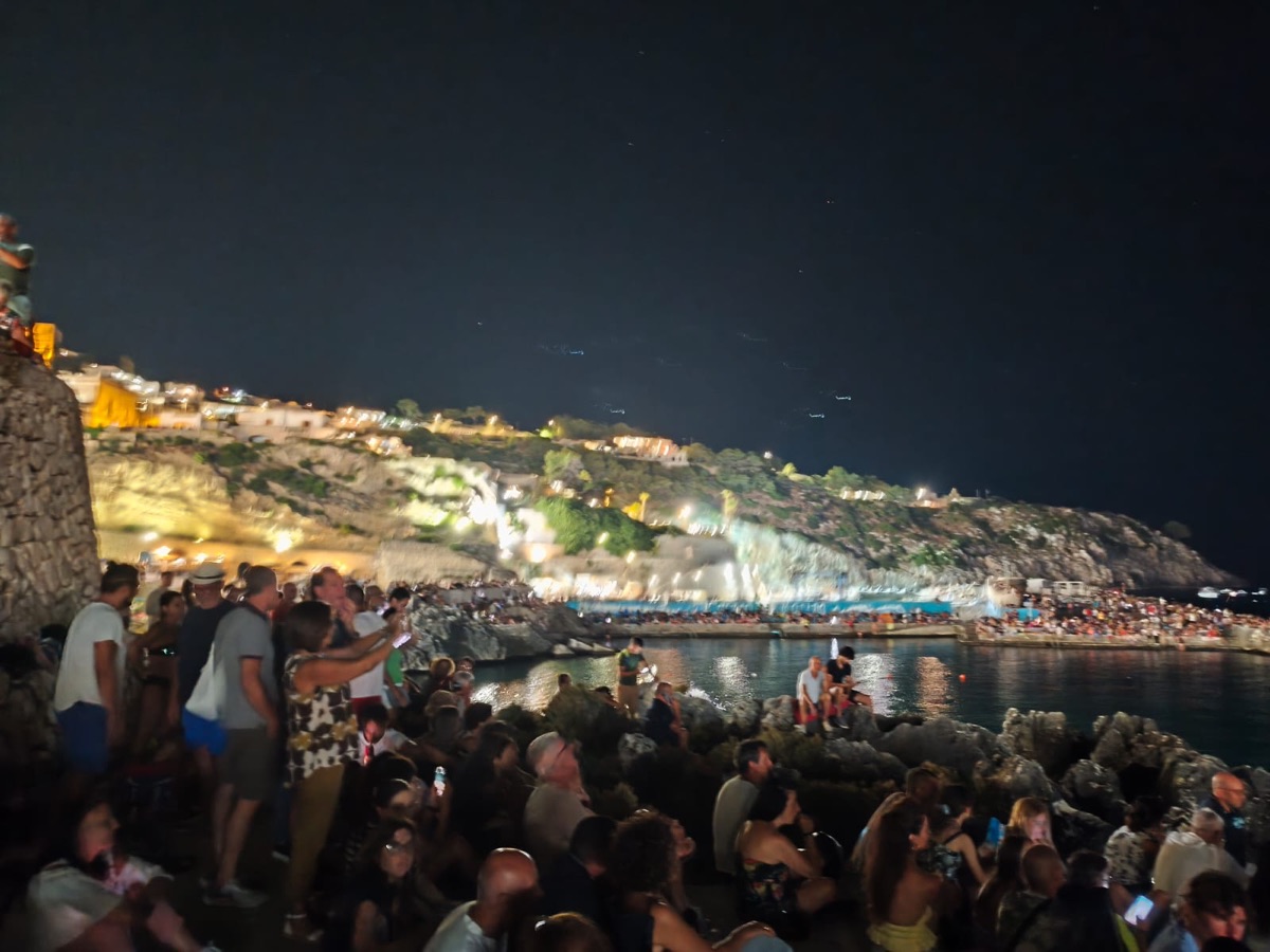 Castro crowd coastline