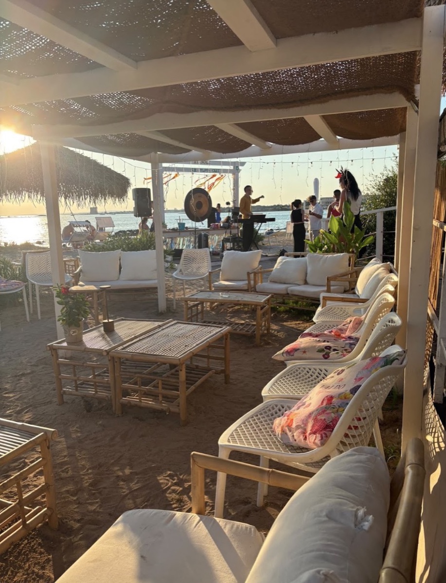 Kalura beach lounge