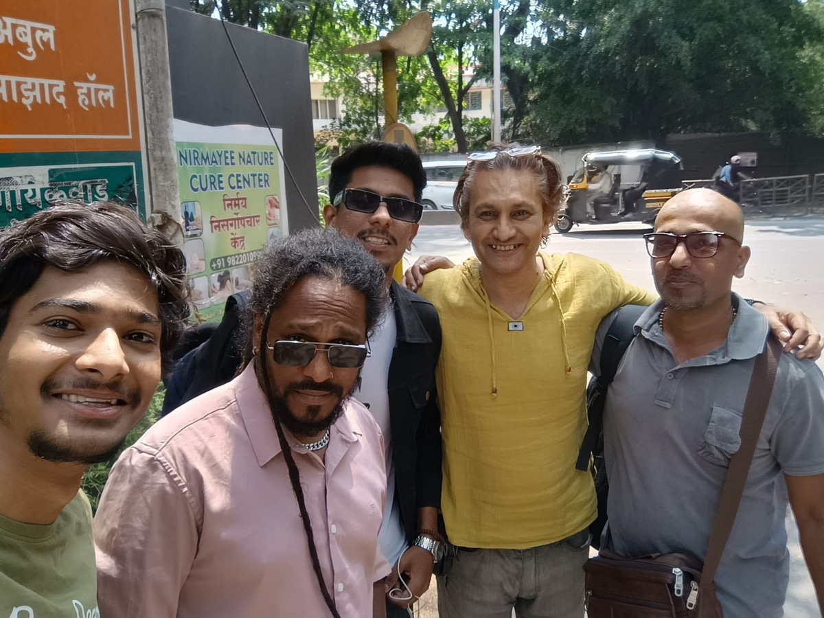 Band group on Pune street