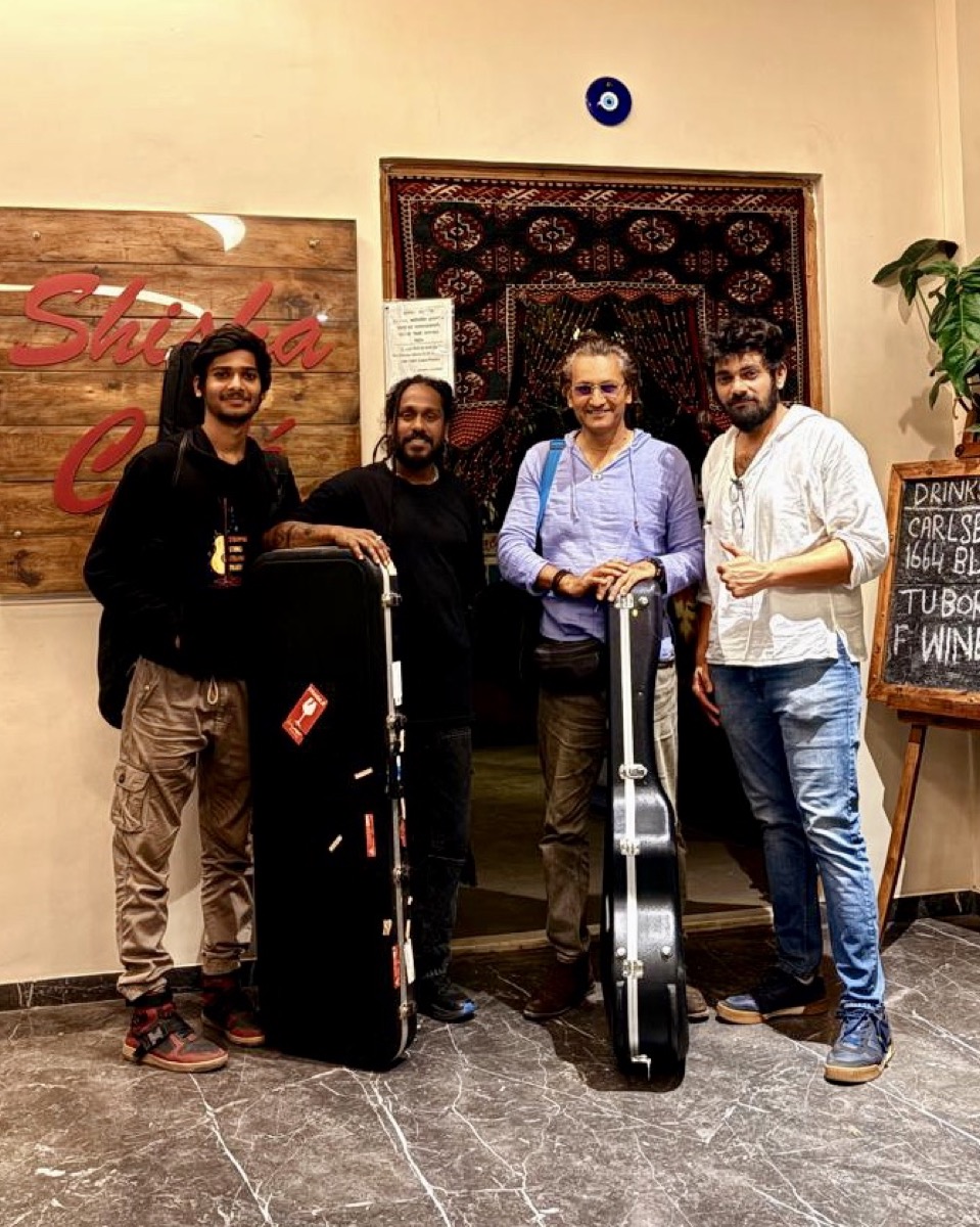 Band with cases at Shisha Cafe